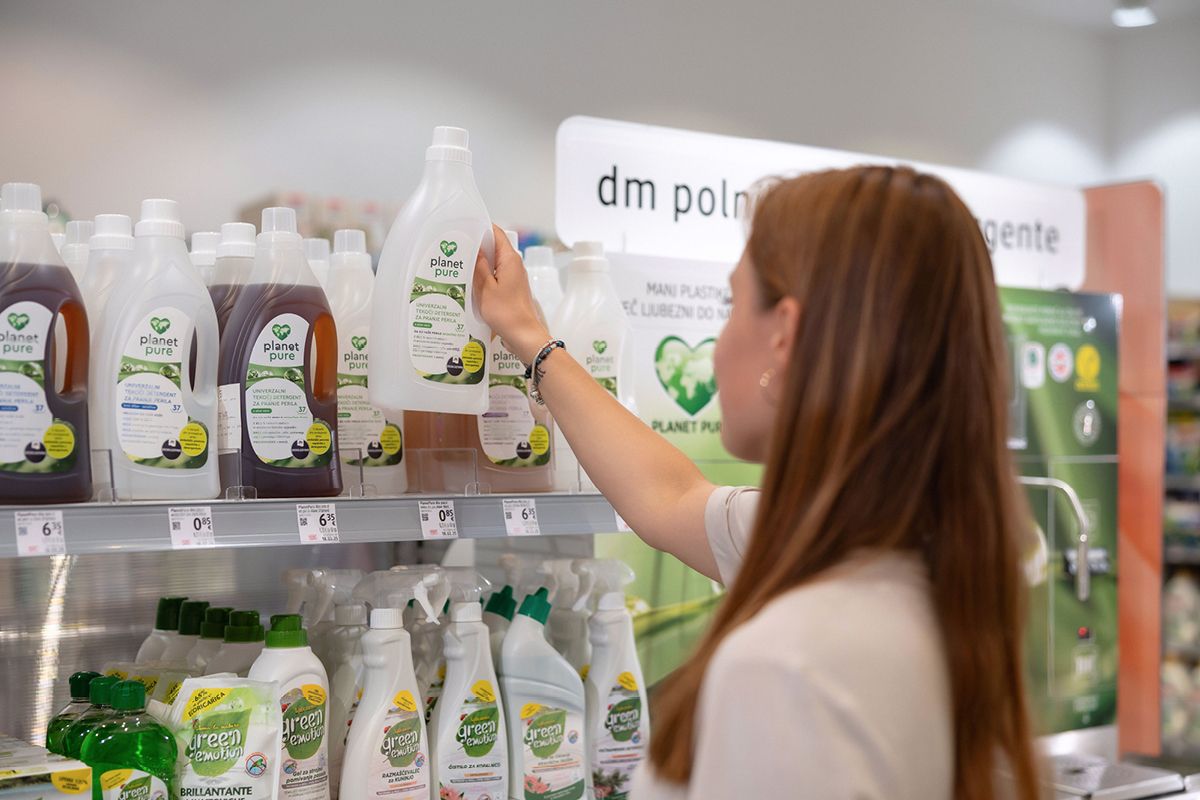 dm drogerie markt_dm slovenija_dm prodajalna_sodelavke