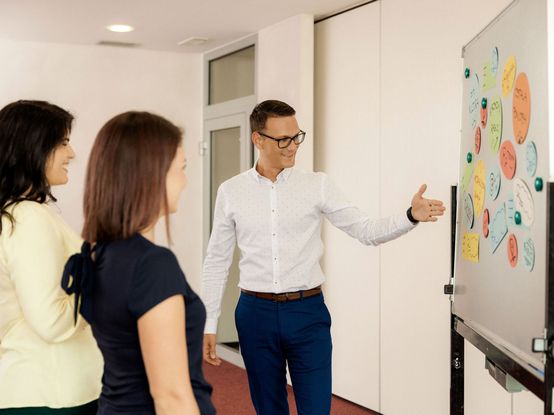 dm slovenija_ dm drogerie markt slovenija_resor kadri_sodelavci v resorju kadrov