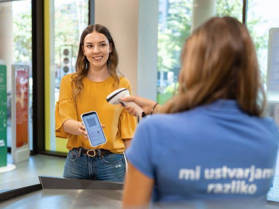 dm drogerie markt_dm slovenija_dm prodajalna_sodelavke